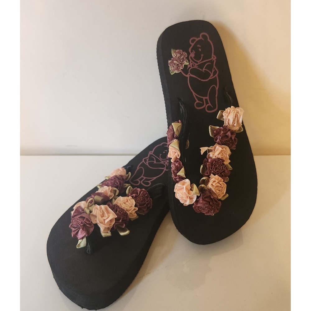 Disney Winnie the Pooh Floral Rosette Platform Flip Flop Sandals Black Pink